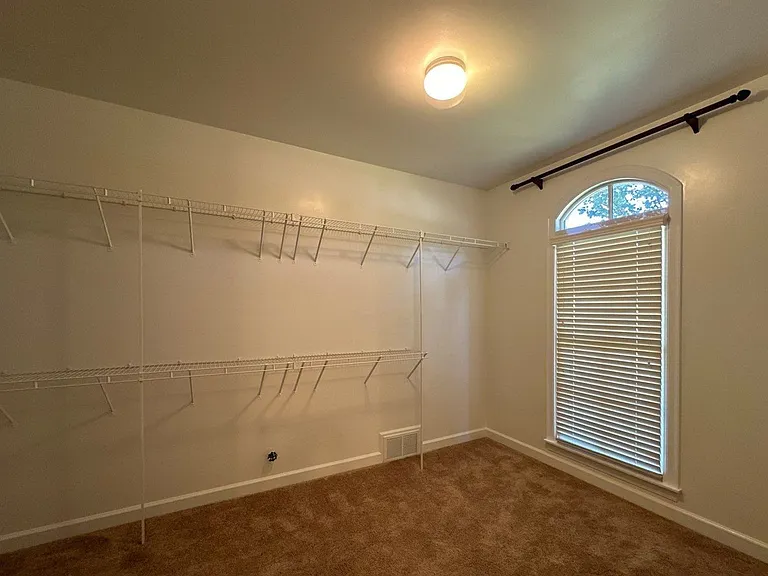 10135 Ridgewood Oak Dr — Photo 23