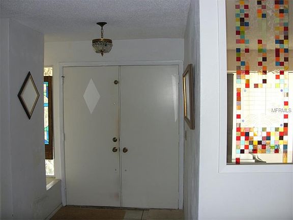 3rd image of 521 Wayfarer Dr