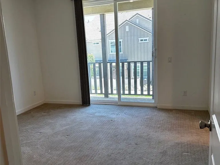 39333 Corvina Ln — Photo 11