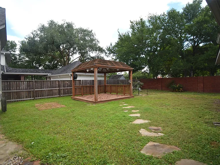 7207 Emerald Glen Dr — Photo 19