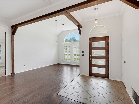 5th image of 9108 High Oaks Dr