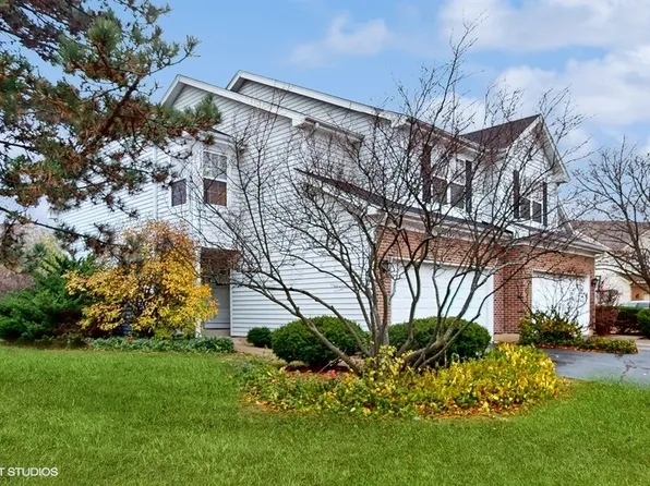 1751 Leeds Ct, Mundelein, IL 60060