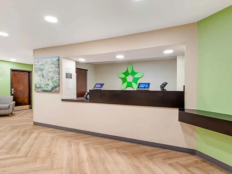Lobby and Guest Check-in