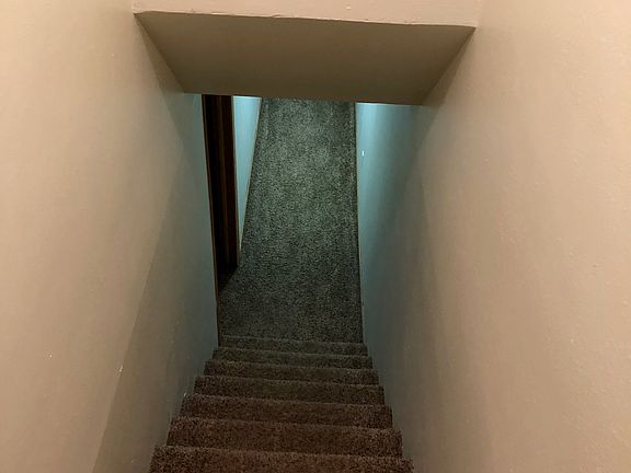 Steps down to basement
