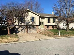 16 Crescent Woods Dr, Saint Peters, MO
