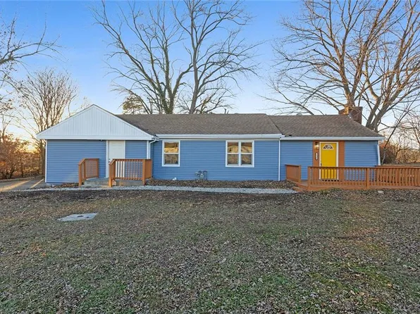 9428 NW Viewcrest St, Kansas City, MO 64155