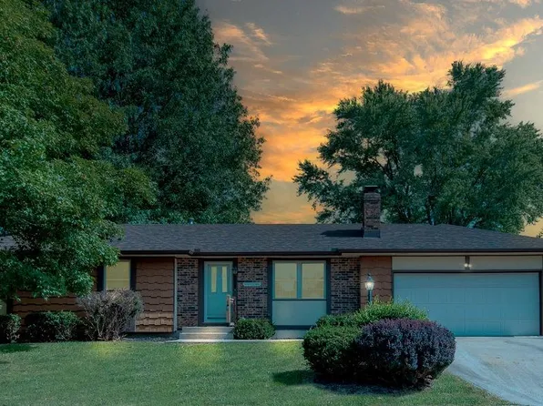 411 E Walnut St, Odessa, MO 64076