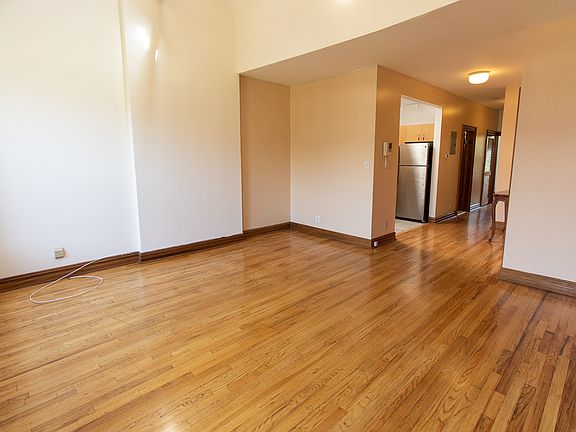 5th image of 213 W 136th St #3