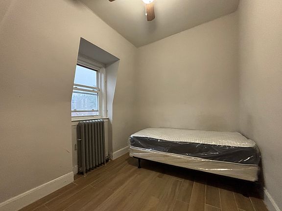 2nd image of 62 Dehart Pl Room 5