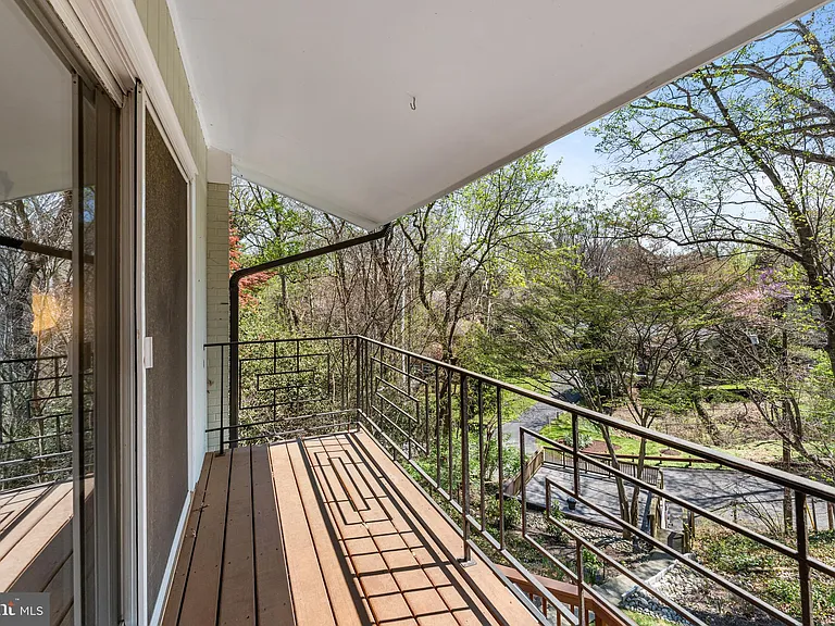 2820 Ellicott St NW — Photo 20