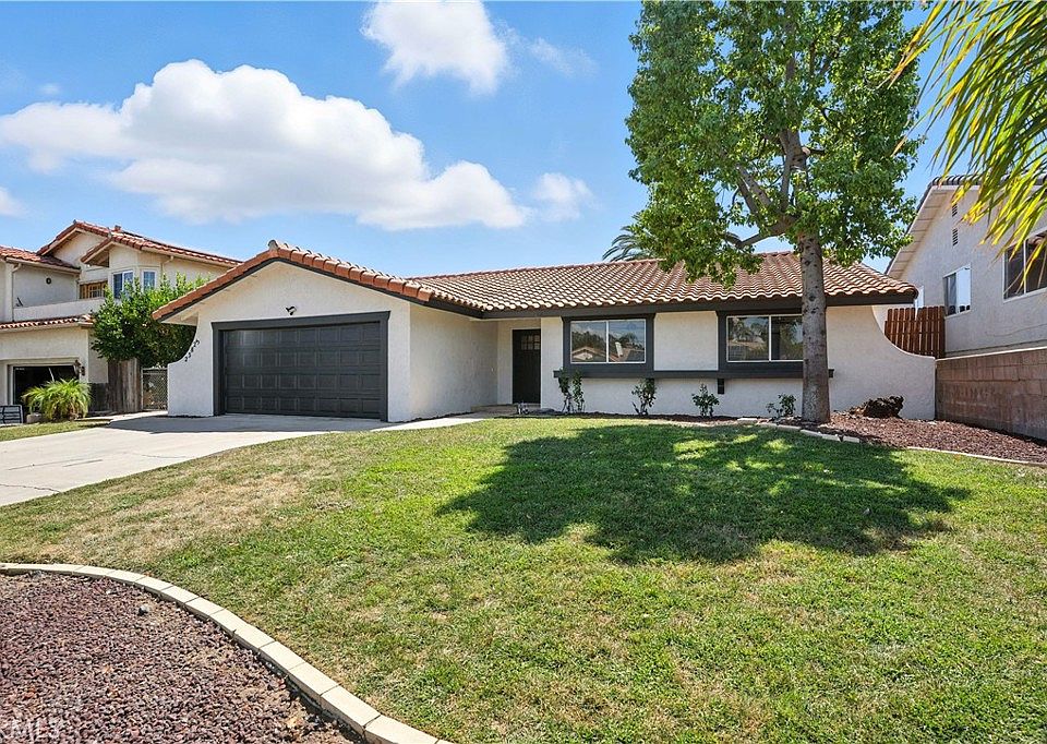 1st image of 23825 Canyon Lake Dr N