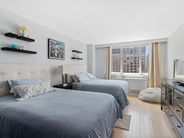 45 West 67th Street 25D image 13 of 14