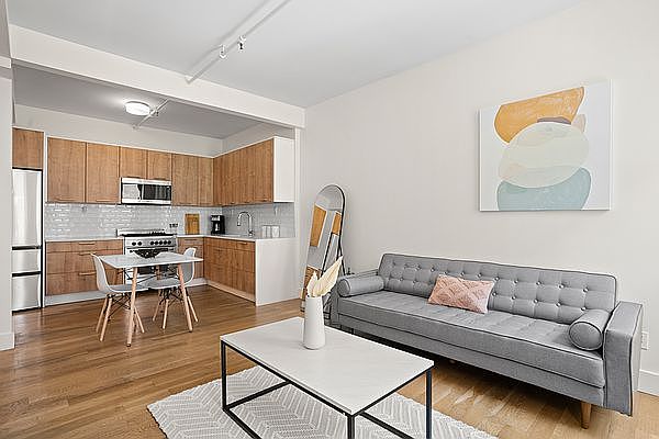 1st image of 517 W 45th St #33D