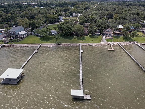 3rd image of 3631 Bayshore Dr