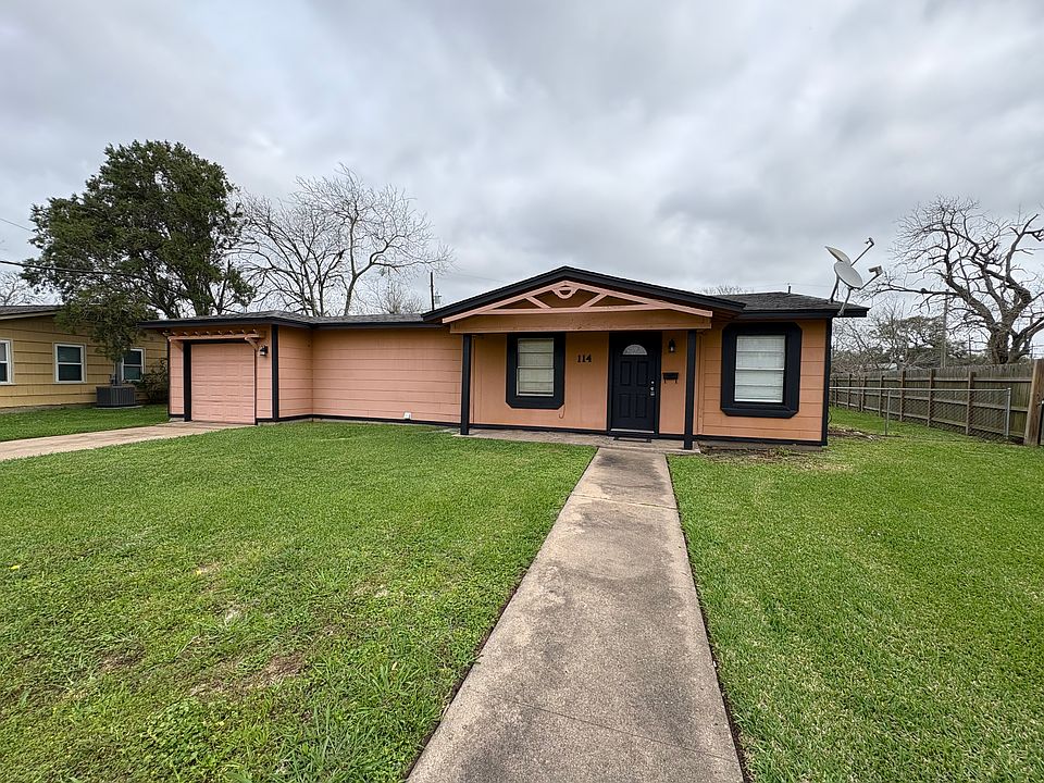 1st image of 114 Forest Oaks Ln