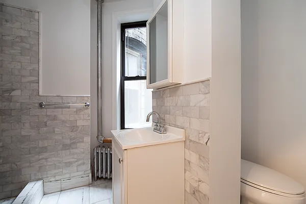 Rented by R New York | media 21