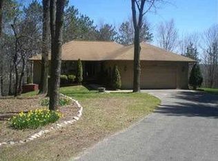 6515 Bay Shore West Dr, Charlevoix, MI 49720