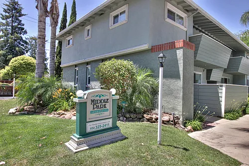 1028 Middle Ave #D Photo 1