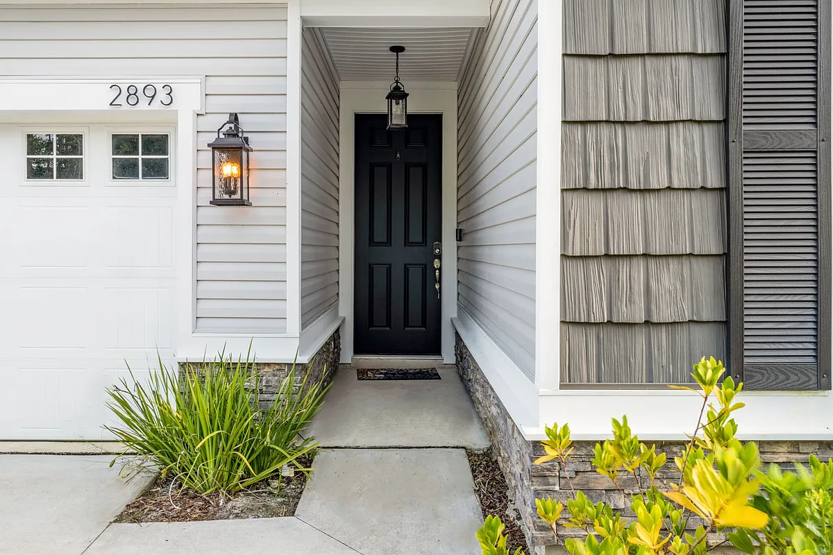 Building Photo - 2893 Farmall Dr