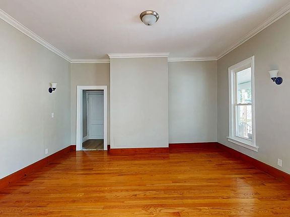 4th image of 20-22B Holmes St #20