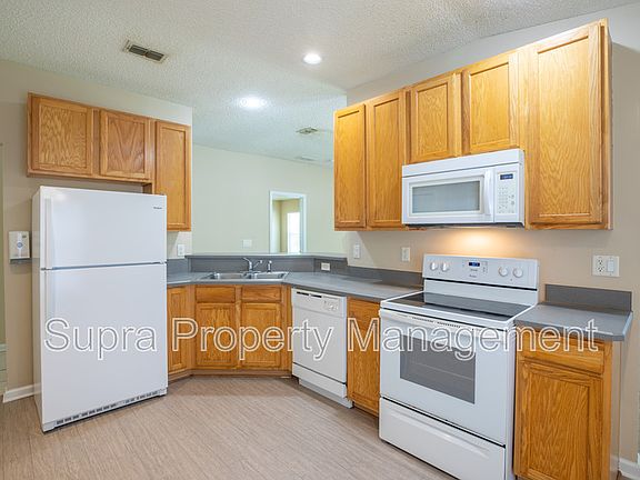 2nd image of 3128 Litchfield Dr