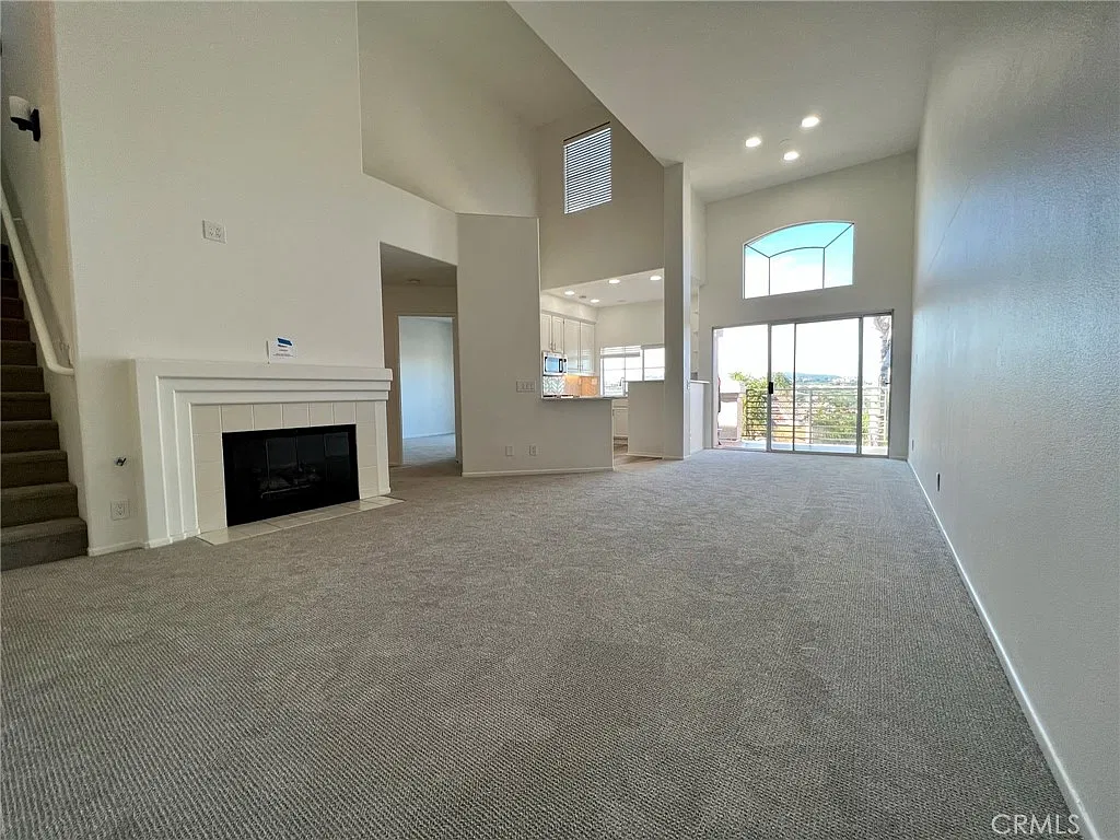 3 bed, 1352 sqft, $4,000 — Photo 4