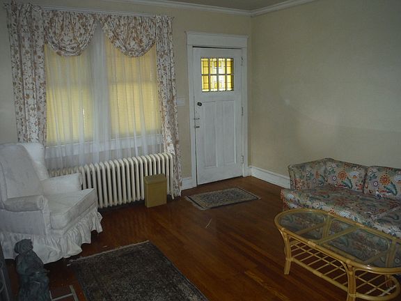 3rd image of 722 Lawson Ave