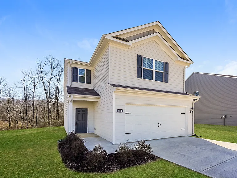 484 Clover Cir — Photo 1