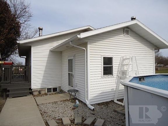 4th image of 212 W Main St