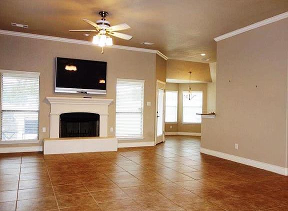 5th image of 205 Christine Ln