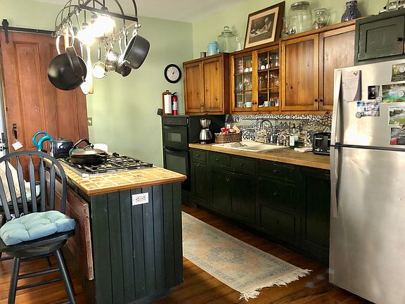 Main house kitchen great for cooking and entertaining