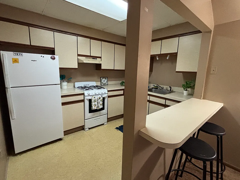 35 Crocker Ave #2