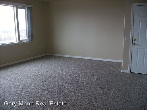 3rd image of 1342 S Division St