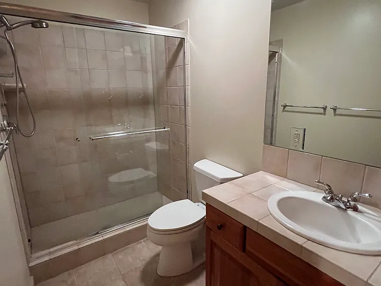 118 River Oaks Ct — Photo 9