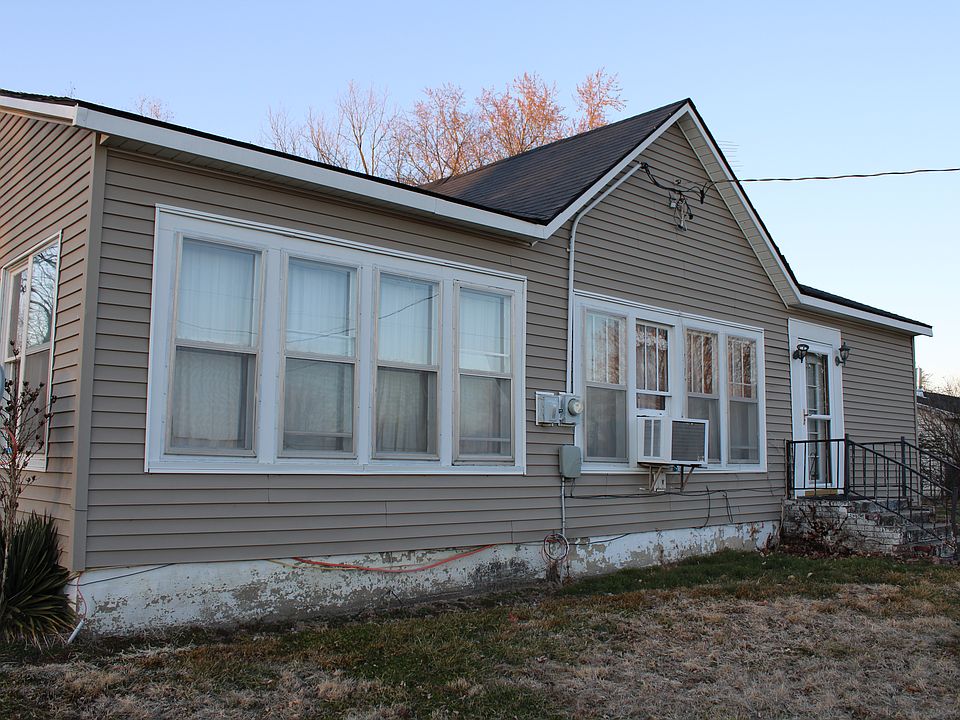 1st image of 306 Fray St