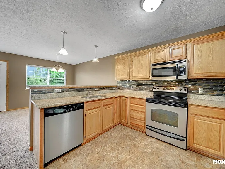 8514 Dewitt Rd — Photo 5