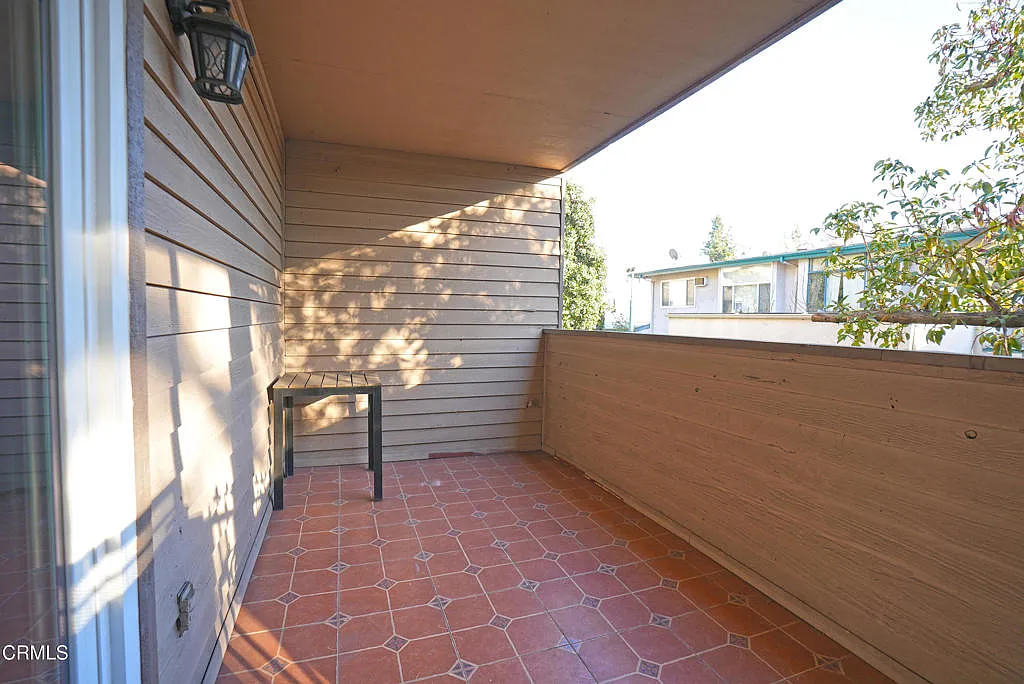 3 bed, 2.5 bath, 1172 sqft, $4,000 — Photo 3