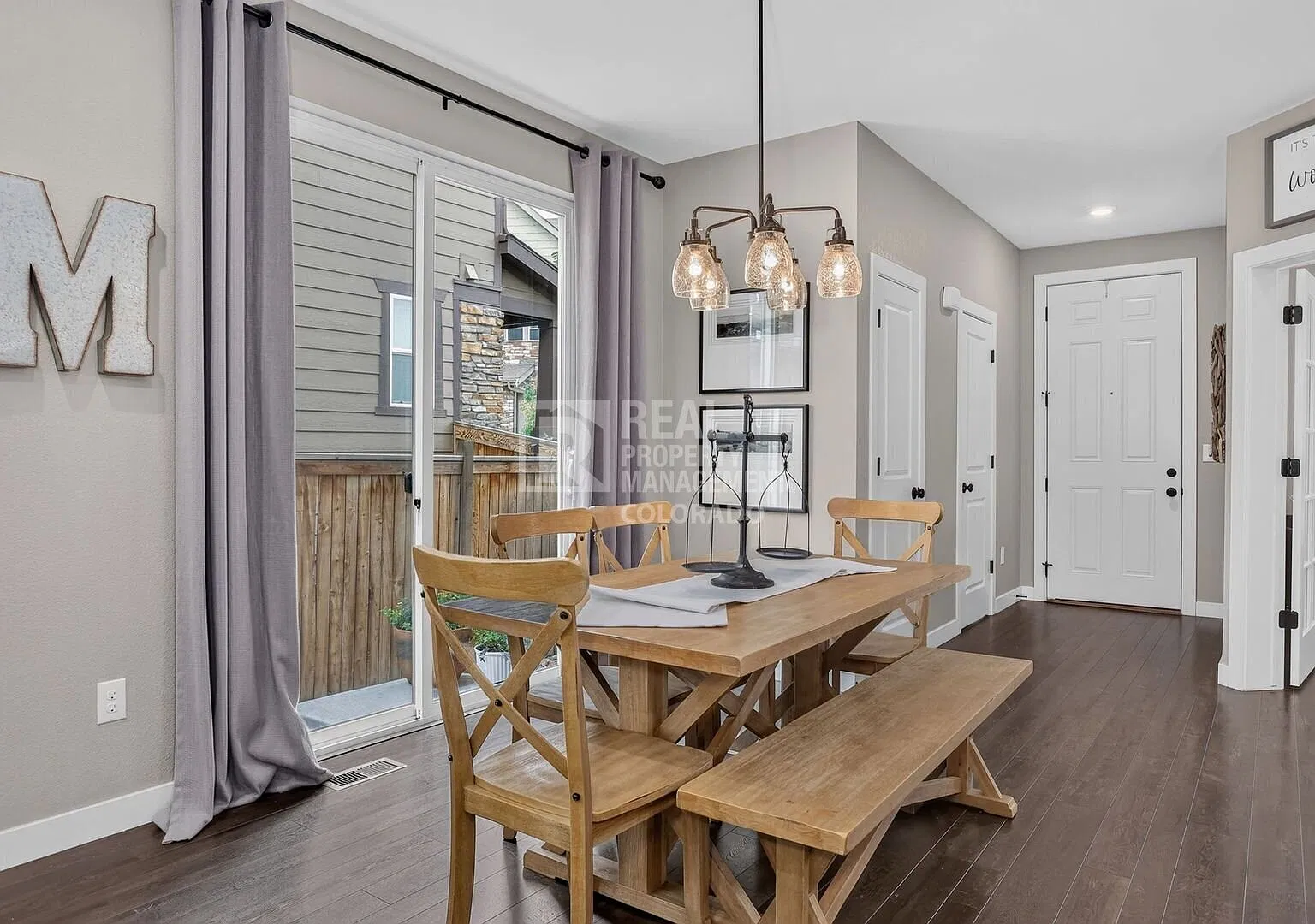 Spacious 4-Bedroom Home with Finished Basement & 2-Car Garage — Photo 4