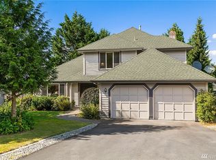 1060 NW Inneswood Dr, Issaquah, WA 98027