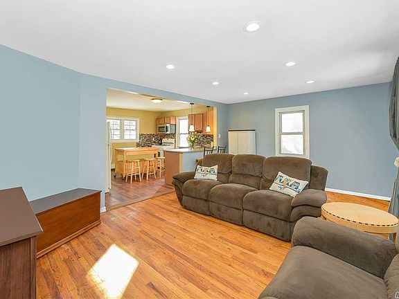 2nd image of 54 Bushwick Ave