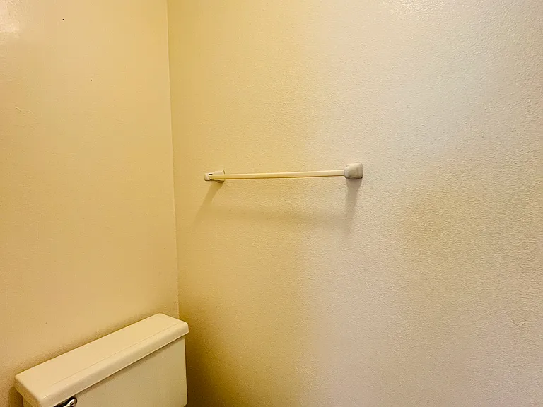 1001 W Macarthur Blvd #110 — Photo 25