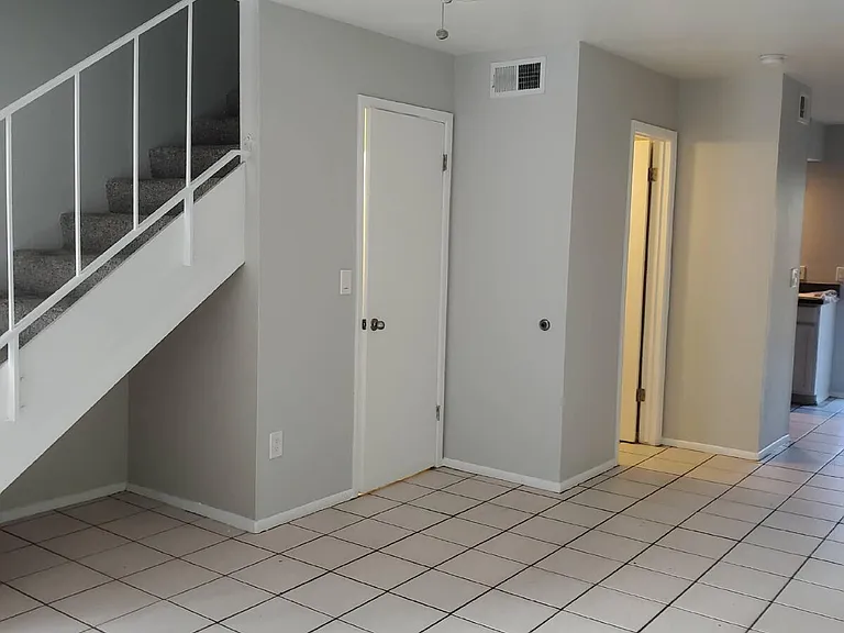 9228 N 7th Ave #2 — Photo 13