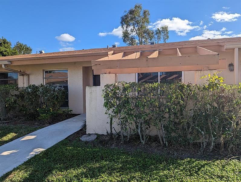 1st image of 5620 Queen Palm Ct APT B