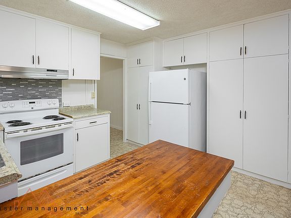 2nd image of 1428 Ala Iolani St