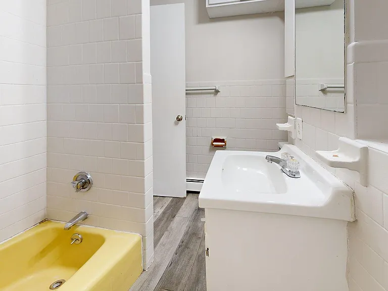 137 Chelsea St #2 — Photo 9