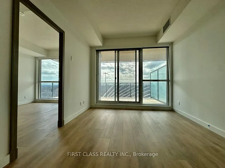 27 McMahon Dr #1003 — Photo 10