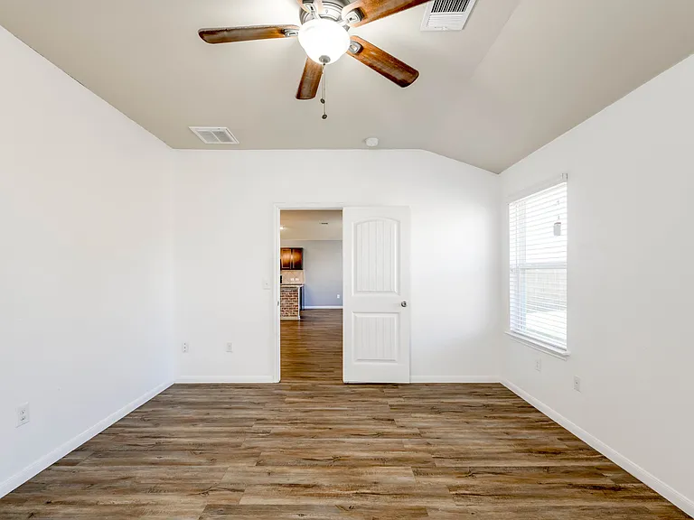 5800 Montrelia Dr — Photo 5