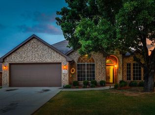 1050 Chandler St, Kennedale, TX 76060