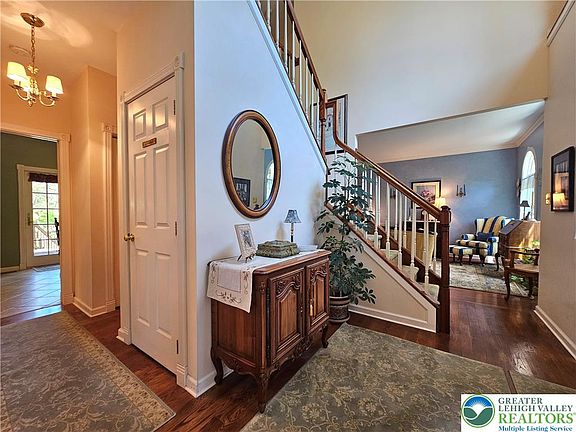 3rd image of 3122 Dogwood Ln