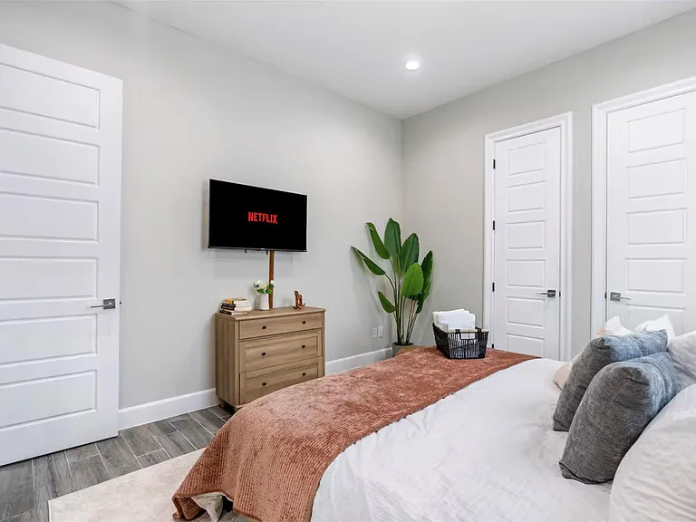 1719 Blodgett St — Photo 21